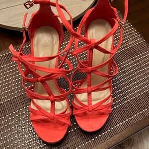 Wild Dive Women’s Heels Salmon pink size 7
NWOT